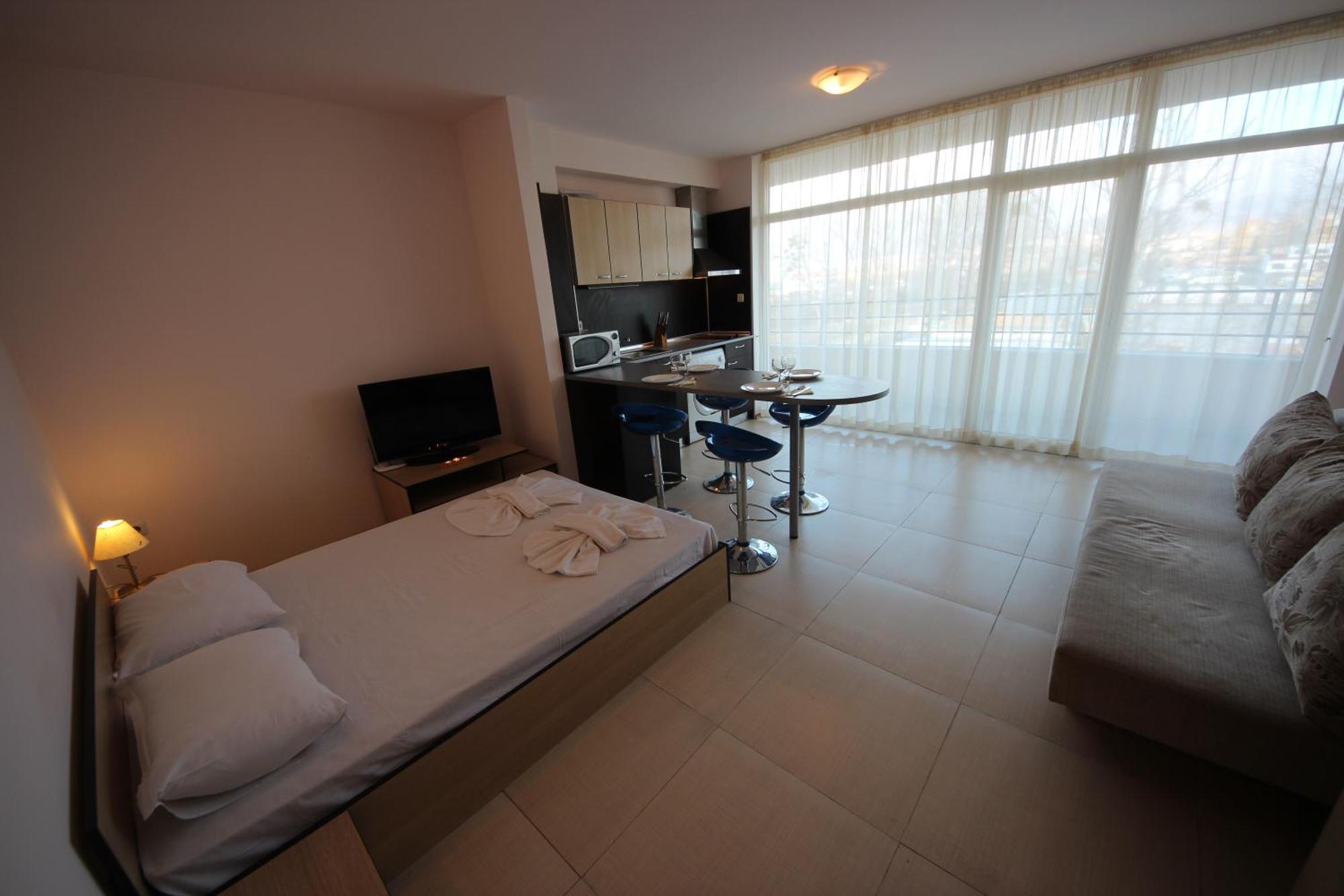 Menada Grand Kamelia Apartments ساني بيتش الغرفة الصورة