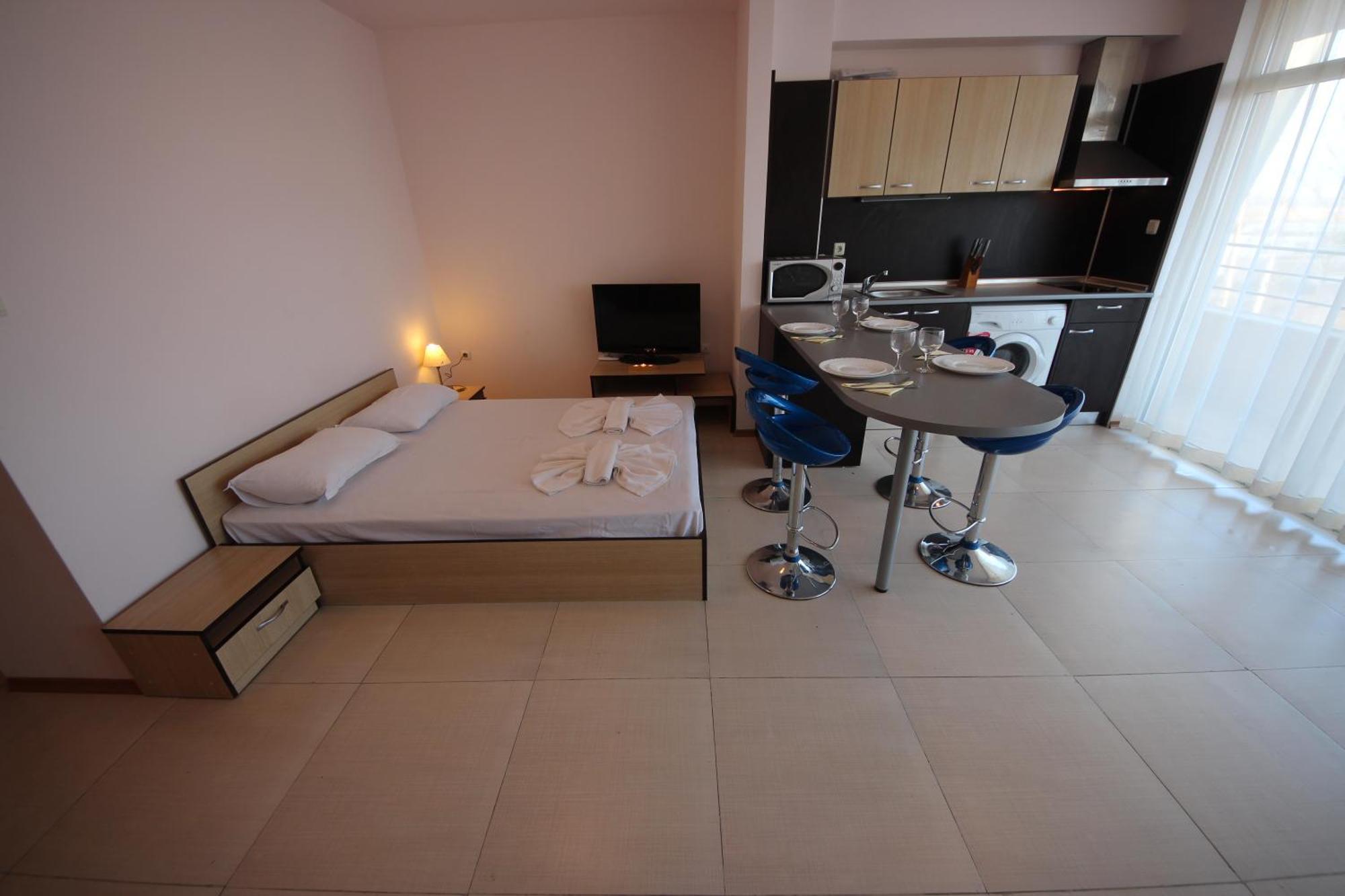 Menada Grand Kamelia Apartments ساني بيتش الغرفة الصورة